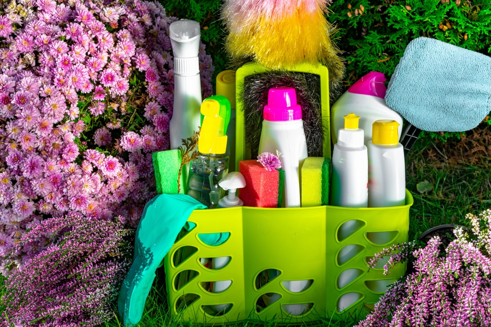 Cleaners,Supplies,And,Cleaning,Equipmenton,Nature,Green,Background